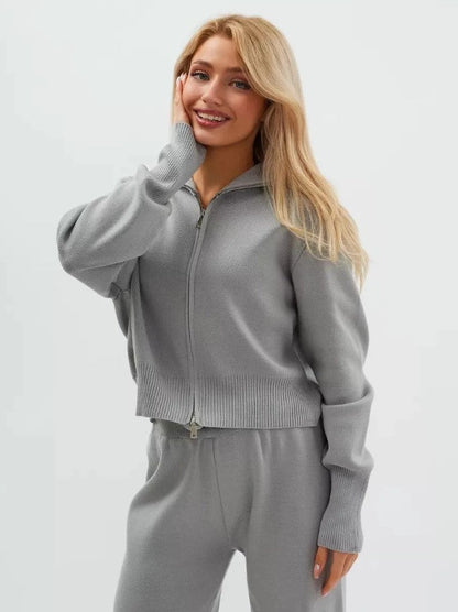 ALBA | Pantalon large, veste zippée.