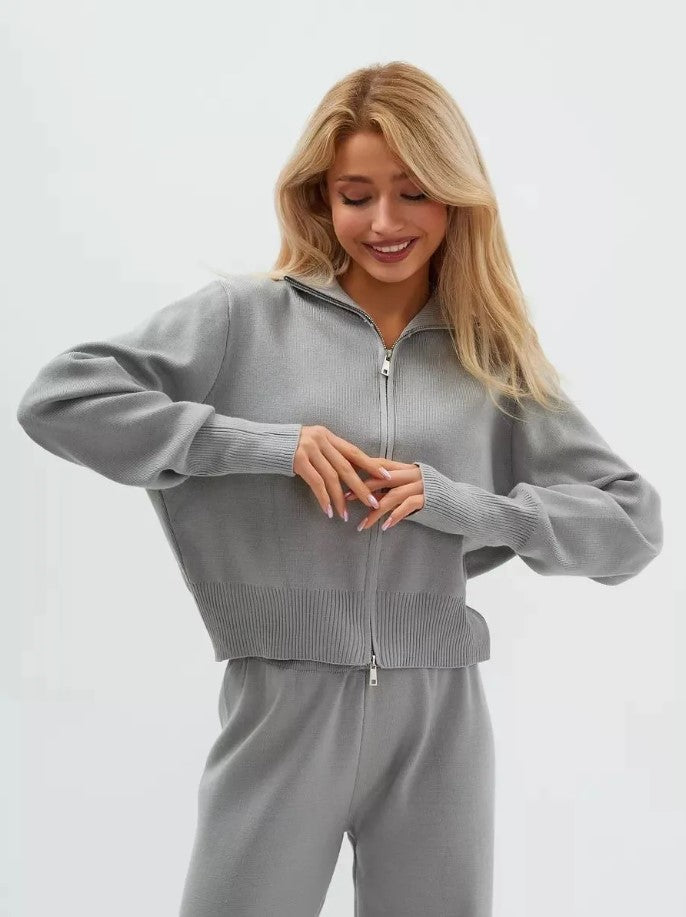 ALBA | Pantalon large, veste zippée.