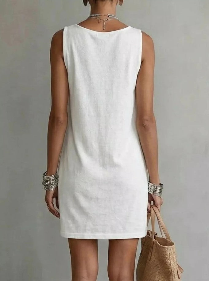 Robe courte sans manches