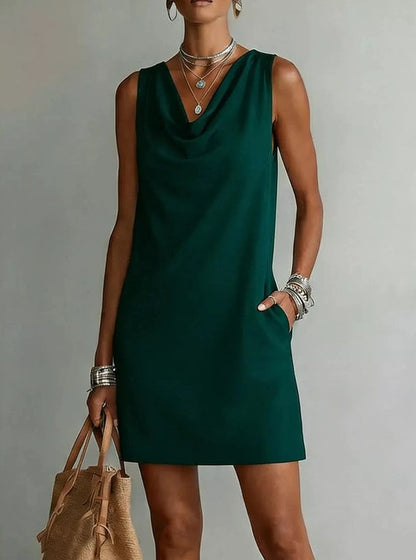 Robe courte sans manches
