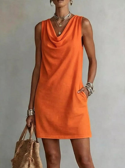 Robe courte sans manches