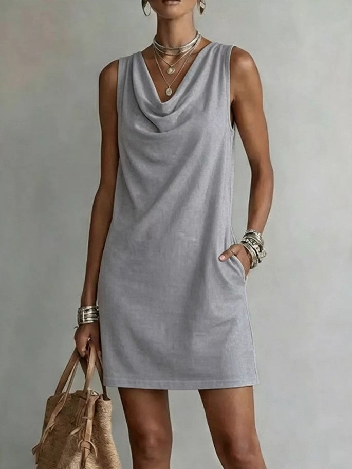 Robe courte sans manches