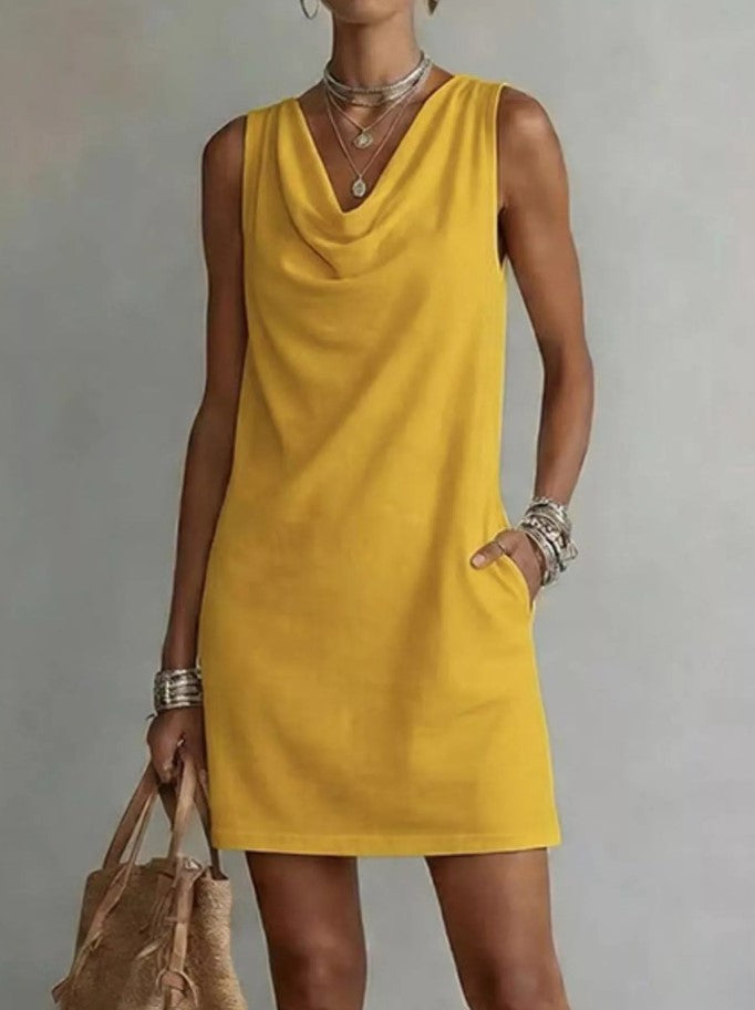 Robe courte sans manches